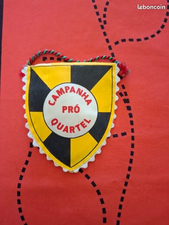 Ancien Fanion / Wimpel Du Club Portugais Odivelas FC - Objet De Collection Football