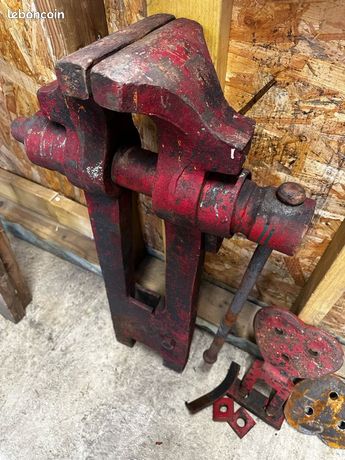 Etaux de forge d'occasion - Matériel et outils de bricolage