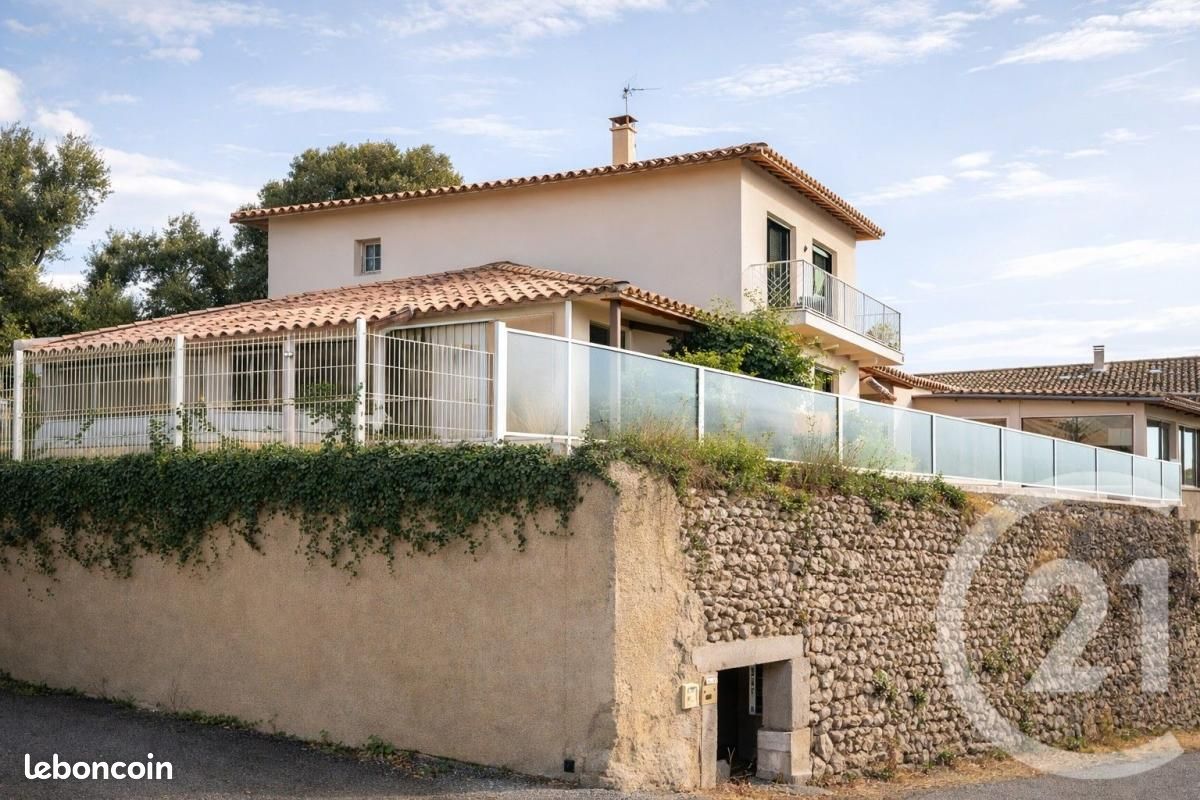 Maison 7 pièces 140 m² · à Aiglun · 140 m² · 428 000 €