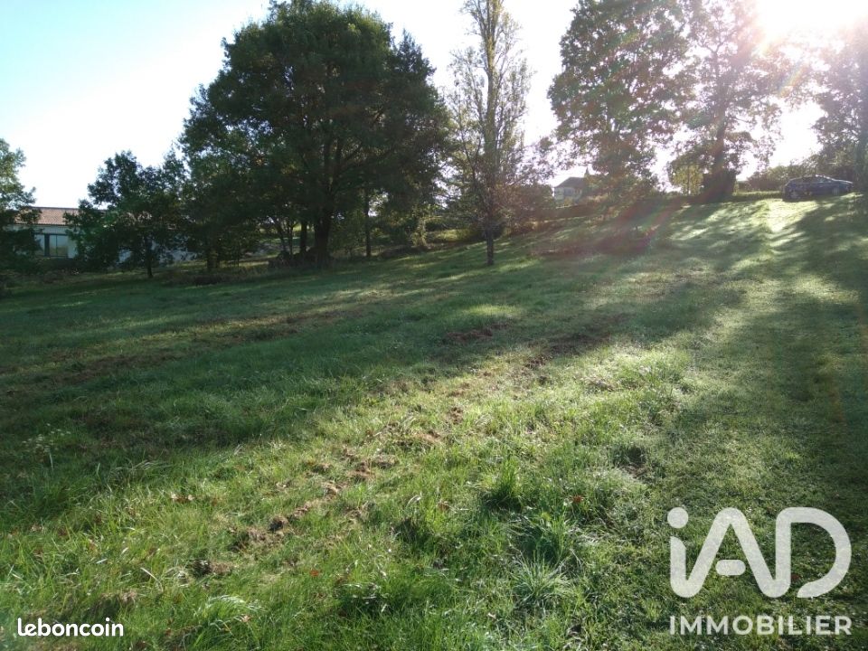 Terrain 3234 m² · à Saint-Nexans · 3 234 m² · 48 000 €