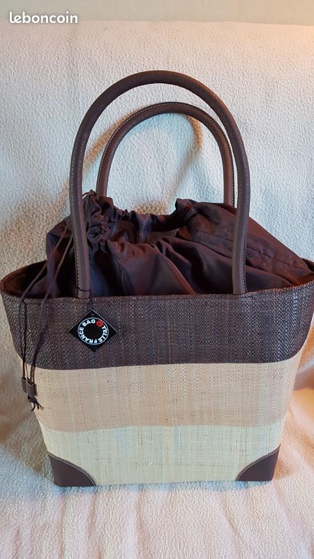 PANIER NEUF en PAILLE tressée (image 1)