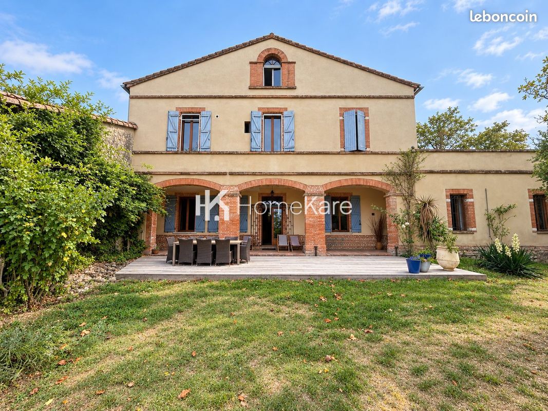 Maison 12 pièces 425 m² · à Grenade · 425 m² · 795 000 €