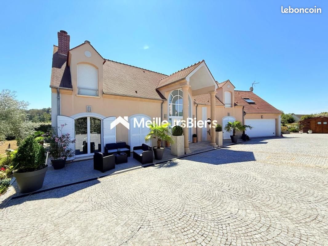 Maison 8 pièces 250 m² · à Luzarches · 250 m² · 965 000 €