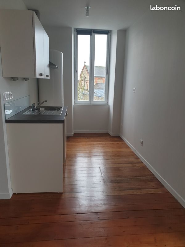 Appartement 1 pièce 20 m² · à Coutances · 20 m² · 390 €/mois