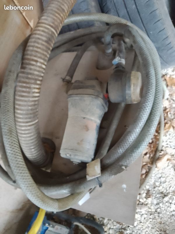 Pompe a eau pour fourgon (image 2)