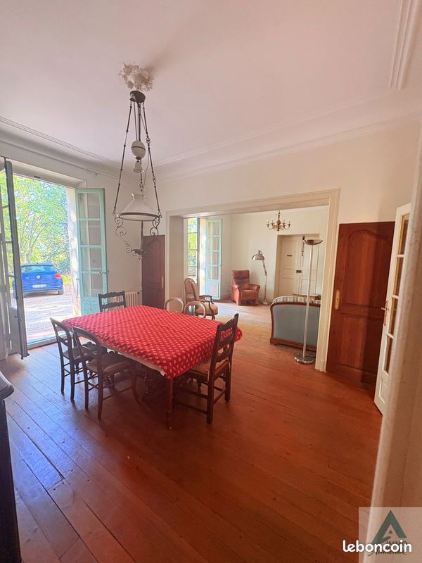 Appartement 4 pièces 133 m² · à Marseille · 133 m² · 1 365 €/mois