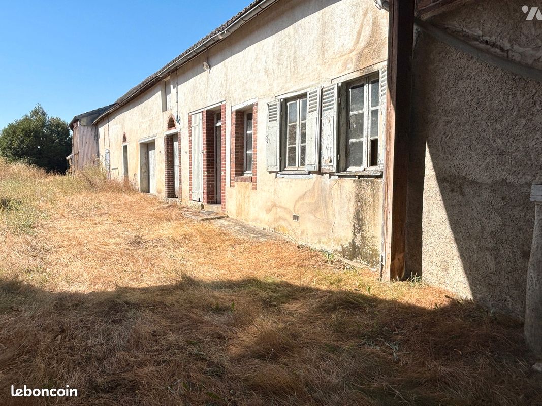 Immeuble 250 m² · à Mainvilliers · 250 m² · 270 000 €
