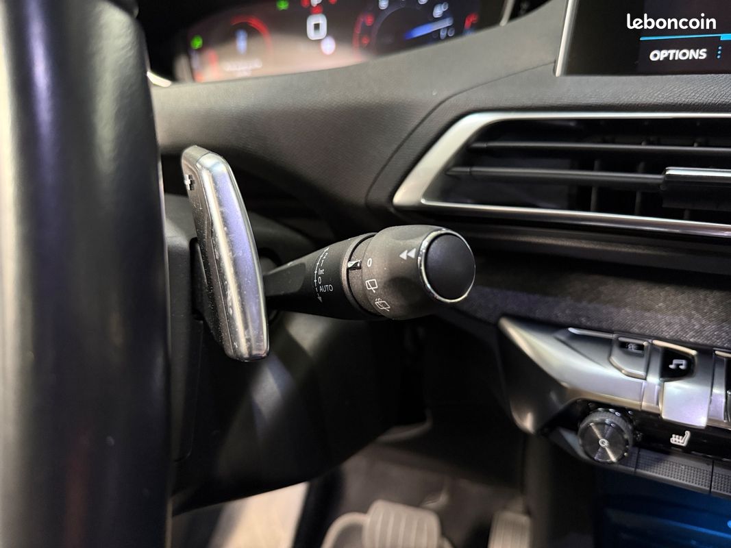 PEUGEOT 3008 1.6 Puretech 180ch SS EAT8 Allure (image 24)