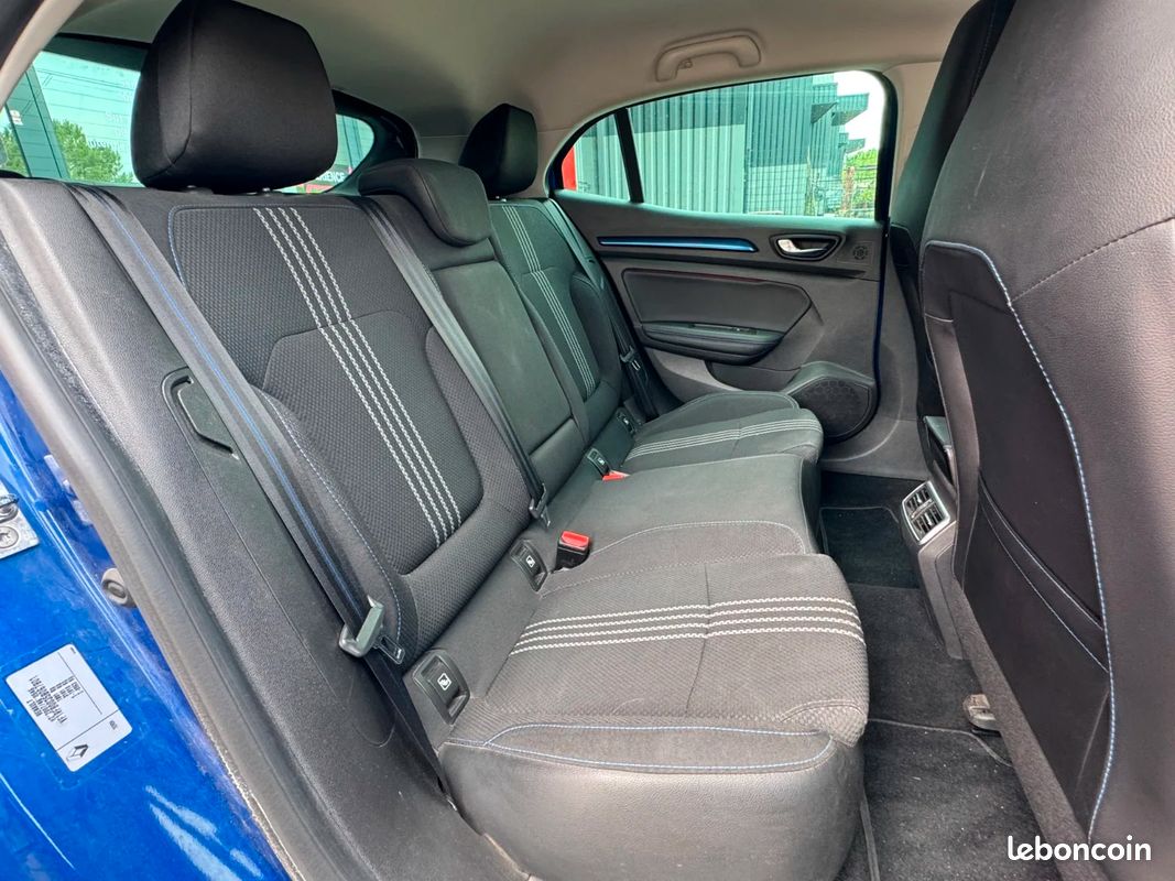 RENAULT MEGANE IV BERLINE TCe 130 Energy GT LINE/ APPLE CARPLAY/ SIEGES SPORT ALCANTARA/TISSU (image 11)