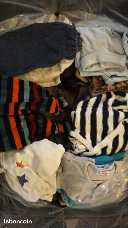Lot vêtements, bodys pyjamas bébé (image 1)