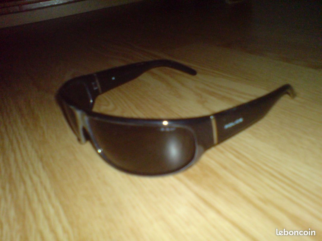 Lunette de soleil police s1534 z42 (image 1)