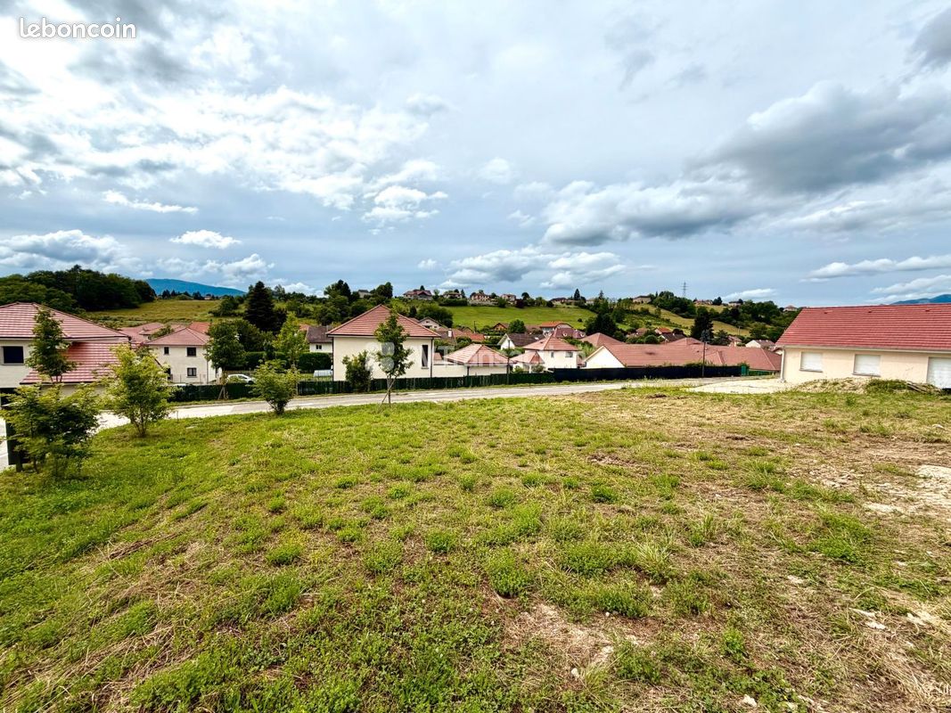 Terrain 678 m² · à Belley · 678 m² · 89 000 €