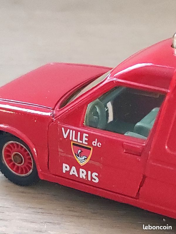 Camion De Pompier CIJ Renault En Tôle - Jouet Ancien Made In France, Années 1950, Pour Restauration, Métal Blanc, Rouge