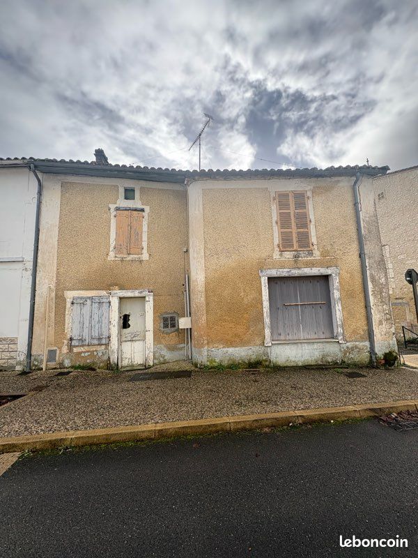 Maison 4 pièces 90 m² · à Coteaux-du-Blanzacais · 90 m² · 35 000 €