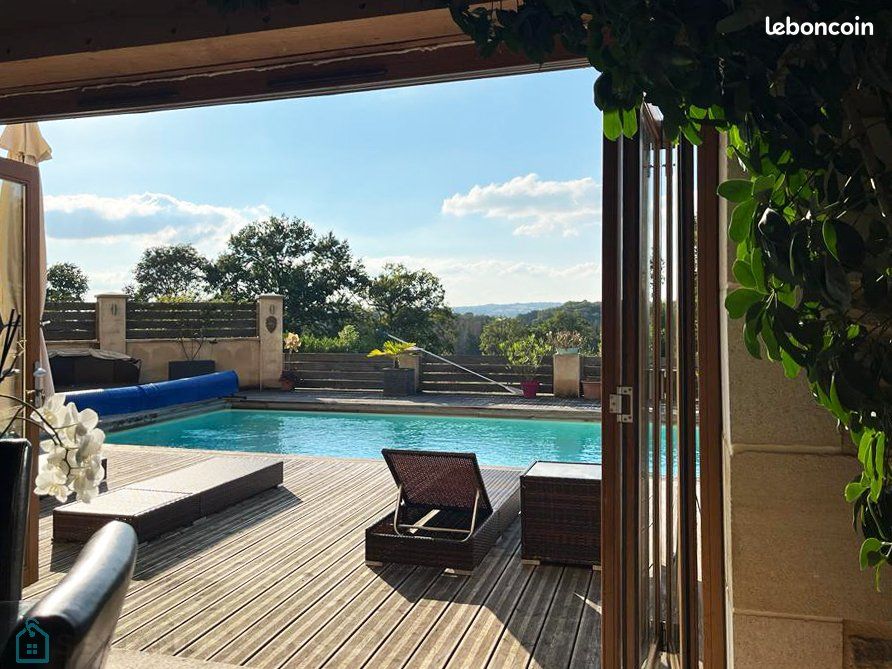 Maison 7 pièces 373 m² - Montbron 16220 (image principale 2)