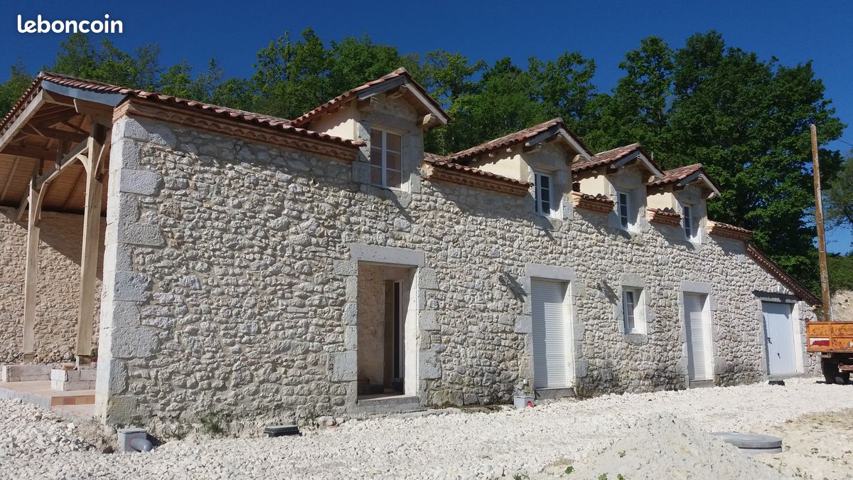 Maison 5 pièces 138 m² · à Hautefage-la-Tour · 138 m² · 1 150 €/mois