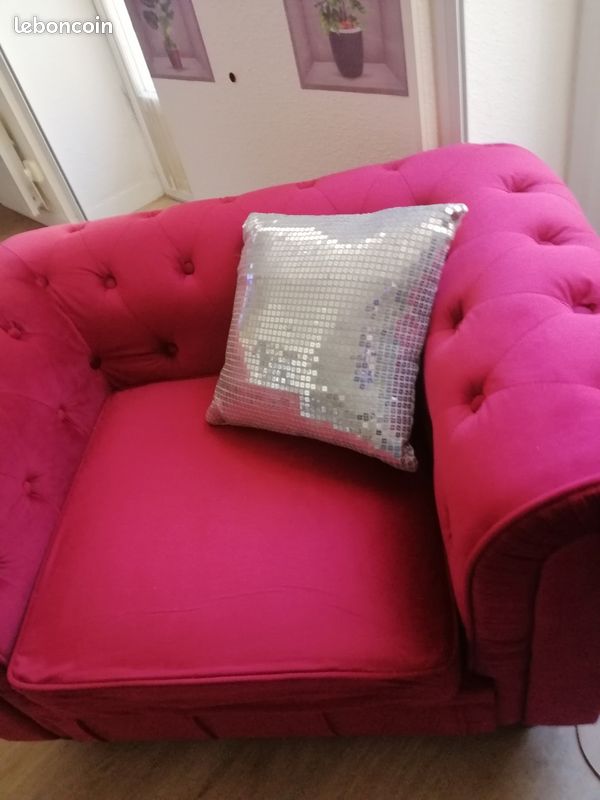 1 fauteuil velours rouge style chesterfield état neuf à prendre sur place affaire à saisir (image 5)