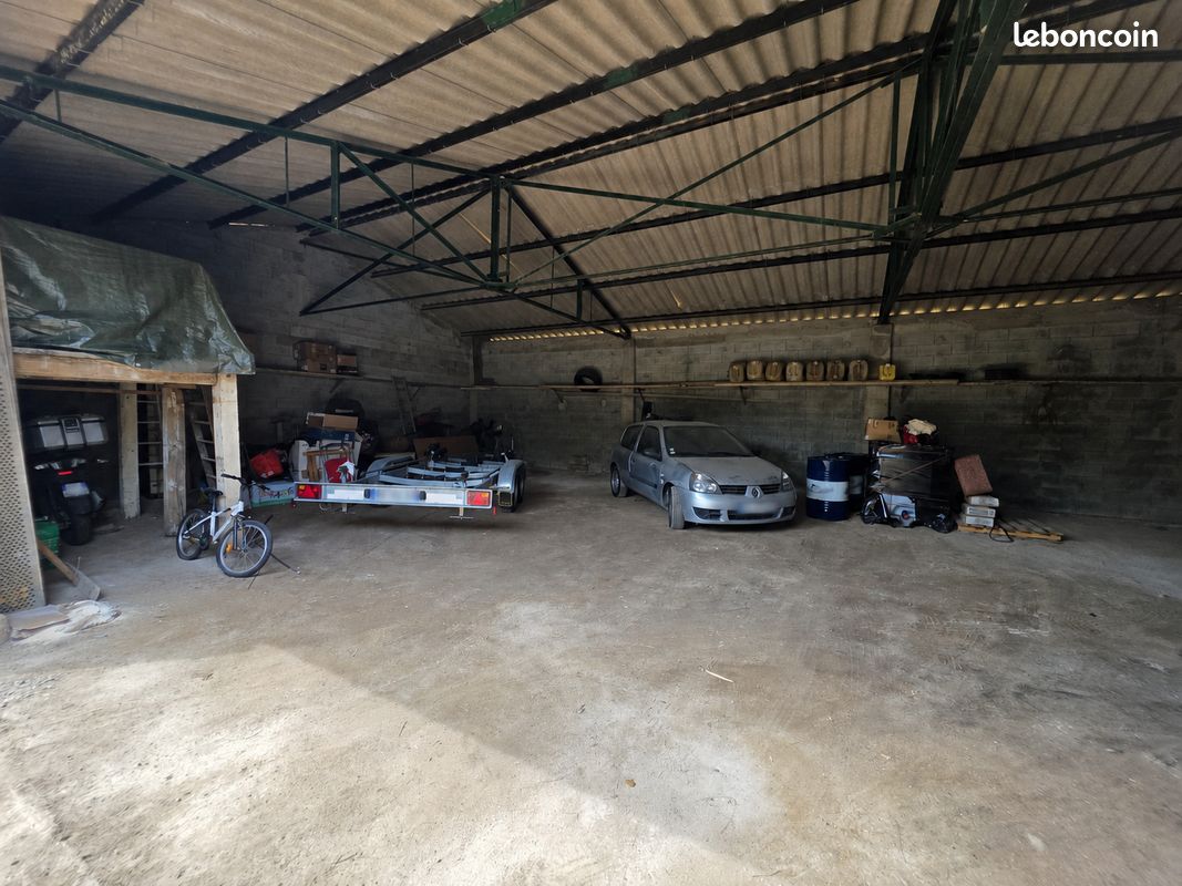 Parking 144 m² · à Pouzols-Minervois · 144 m² · 44 900 €