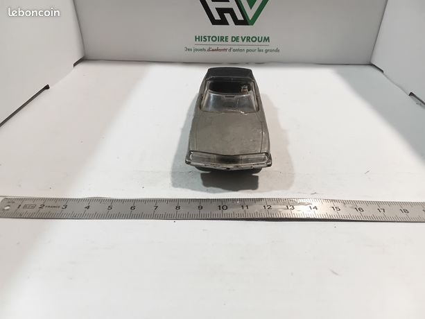 CITROËN SM longueur 11 cm grise en résine référence: 03 sans boite