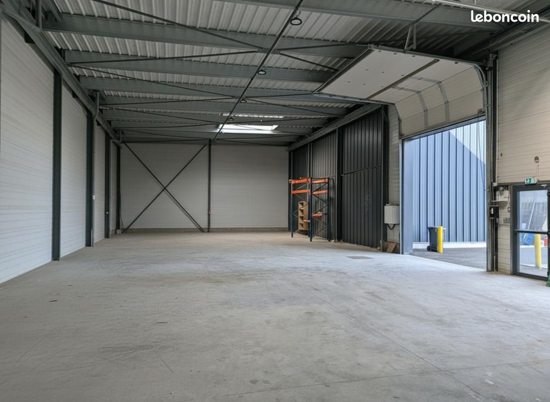 Local bureaux 300 m² (image 3)