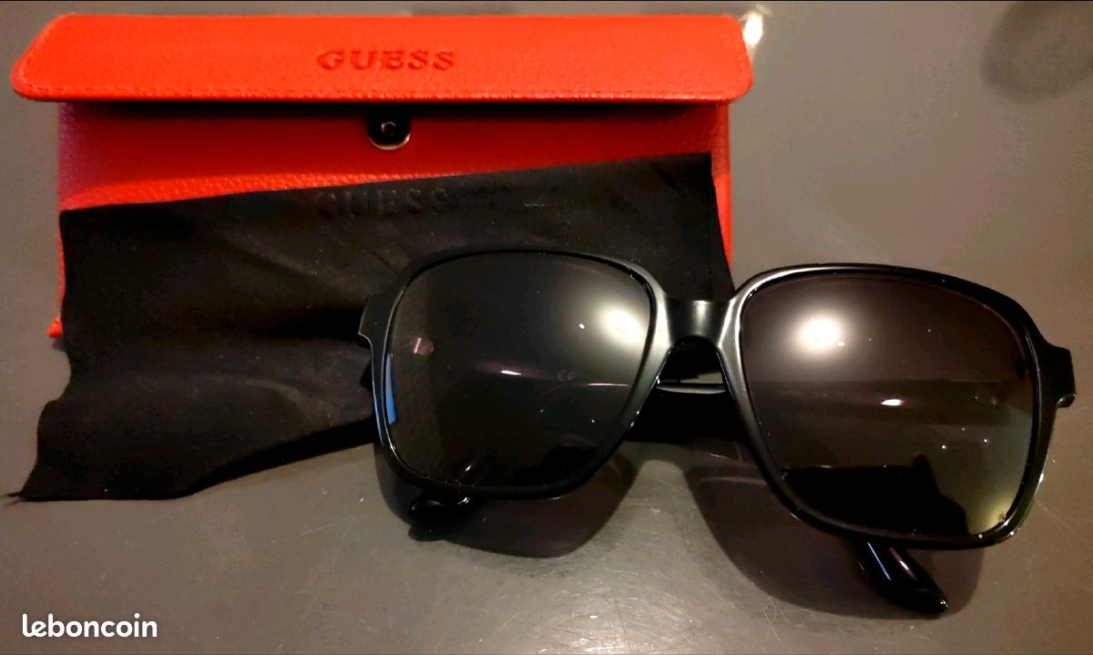 Lunette de soleil Guess (image 3)