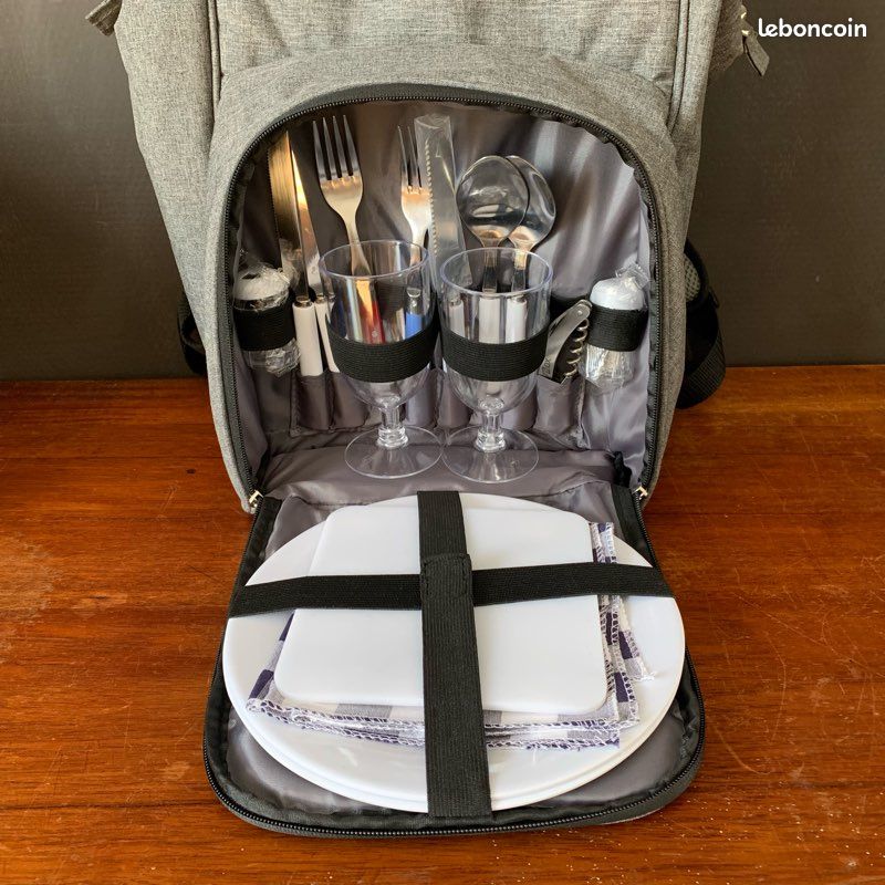 Sac à dos pique-nique pour 4 personnes avec vaisselle, compartiment réfrigérant