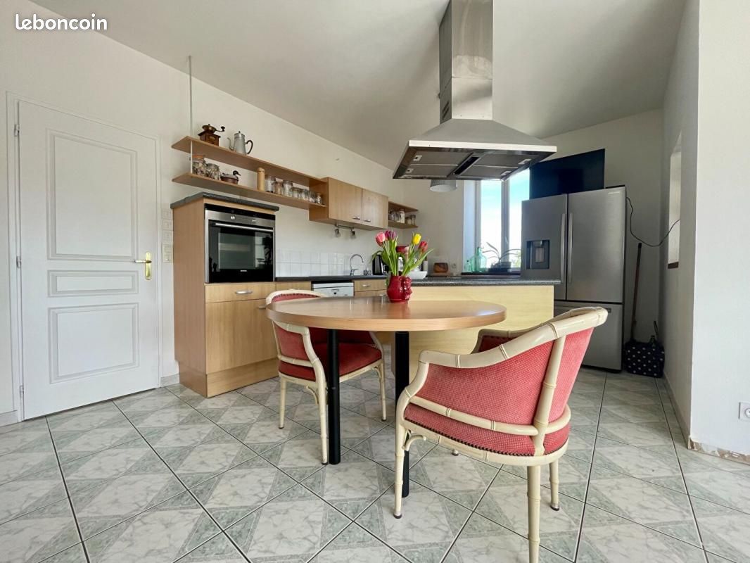 Maison 6 pièces 168 m² - Saintes 17100 (image principale 10)