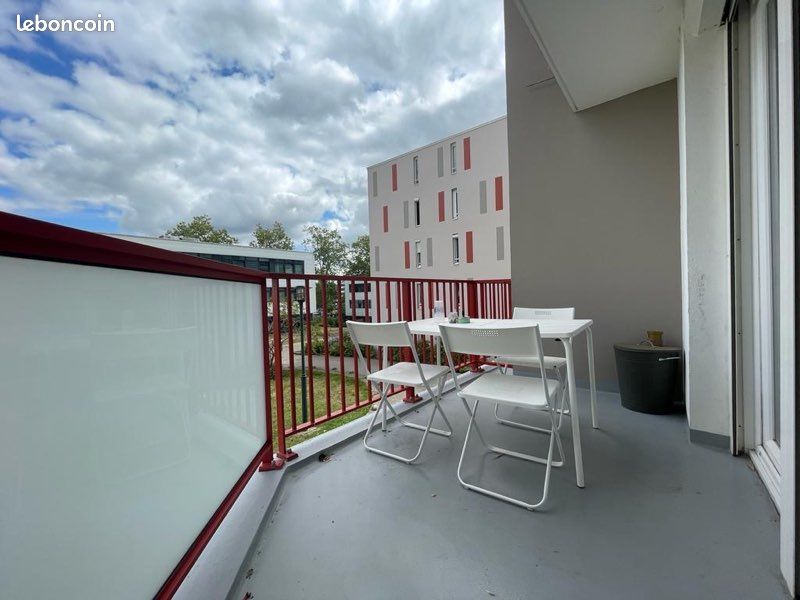 Appartement 5 pièces 83 m² · à Rennes · 83 m² · 400 €