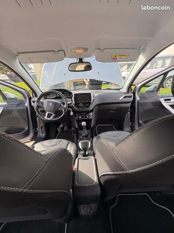 Je vends une assise gris clair tissu, excellent état sur Gens de Confiance