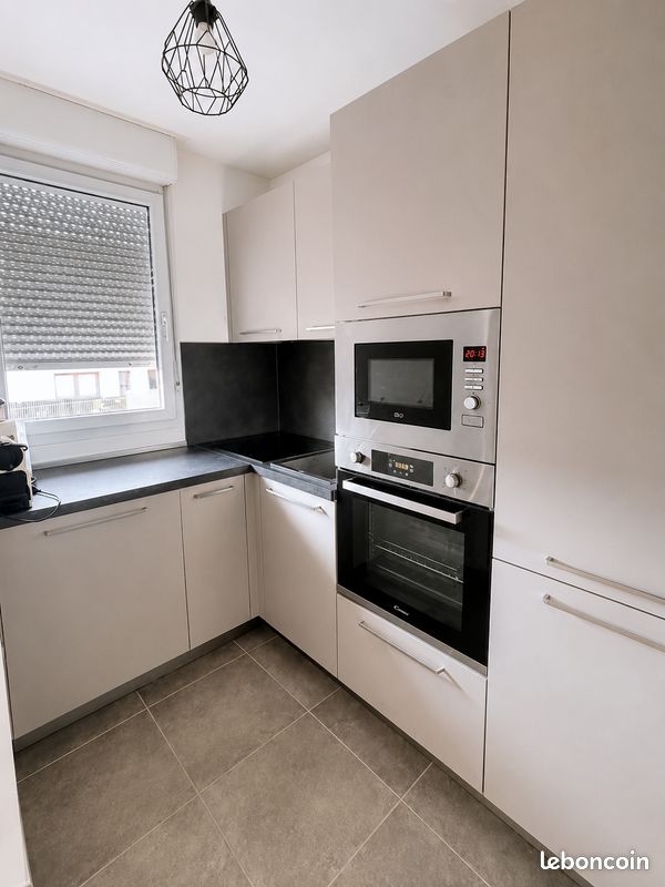 T2 meublé 48m² – Dernier étage, balcon et parking – Cluses (image 2)