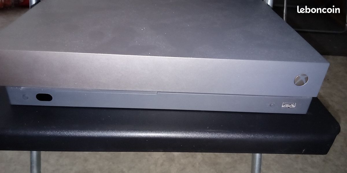 Xbox one x gold (image 2)