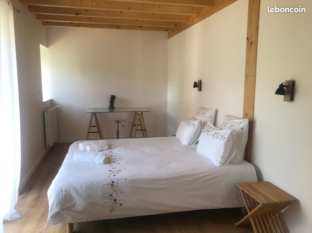 Gite Grange Saint Martin - 8 personnes - 4 épis - entre le massif du Sancy et les volcans d'Auvergne - En famille ou entre amis, pour deux nuits, un long week-end ou une semaine (image 8)