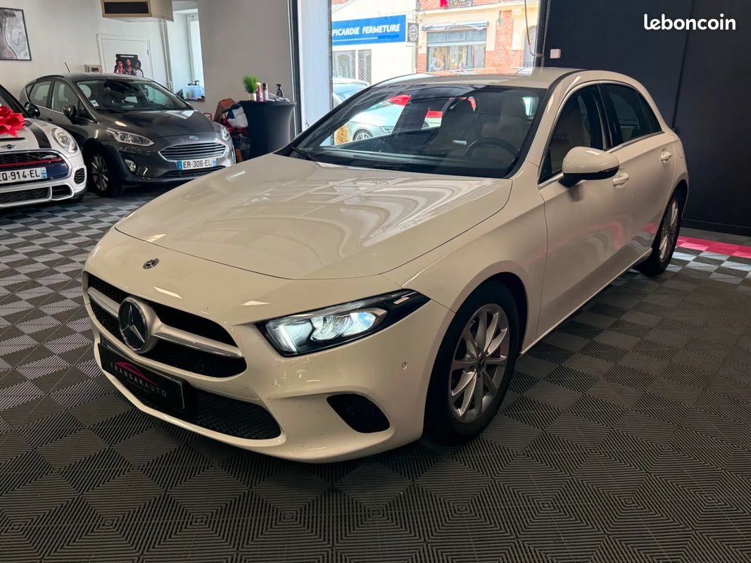 Mercedes-Benz CLASSE A Classe A 180 d 7G-DCT / APPLE CARPLAY / RÉGULATEUR / CAMÉRA / FAIBLE KM (image 7)
