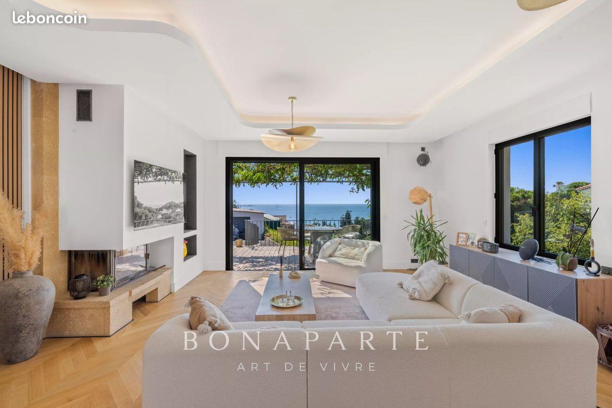 Maison 6 pièces 197 m² · à Vallauris · 197 m² · 2 330 000 €
