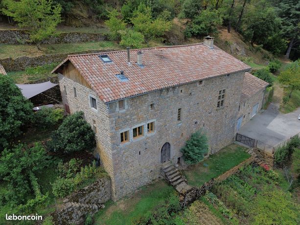 Maison 10 pièces 285 m²