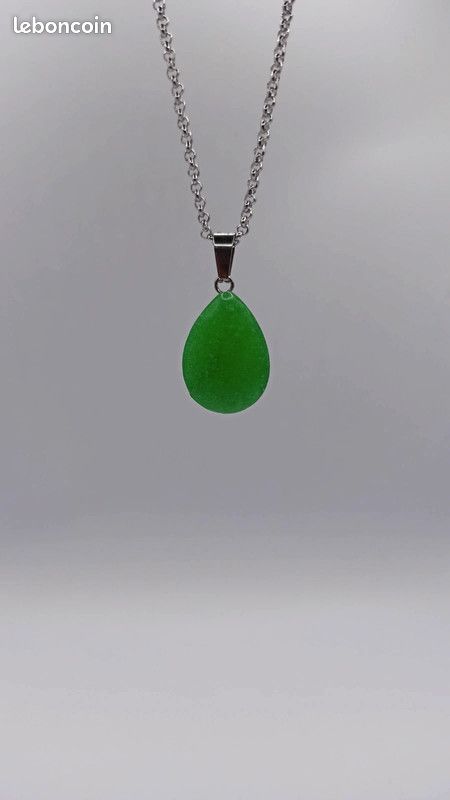 Collier avec pendentif en aventurine verte vendu avec la chaîne (image 1)