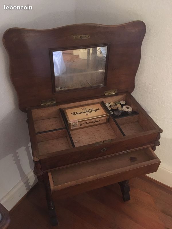 Travailleuse ancienne en noyer (meuble couture - coiffeuse - console) (image 1)