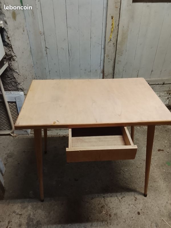 Table (image 1)