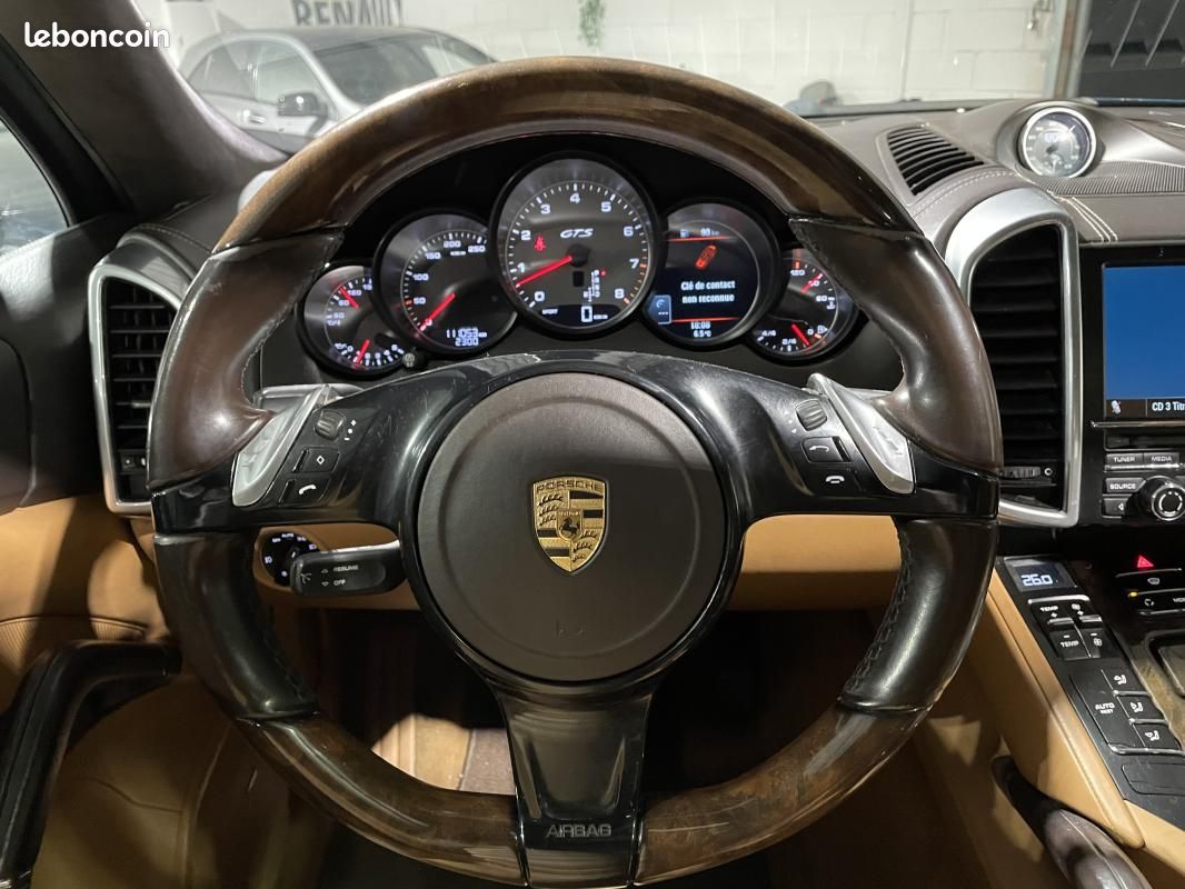 Porsche Cayenne GTS V8 4.2 420CH -TOIT OUVRANT-CAMERA DE RECUL-GARANTIE 12 MOIS- (image 30)