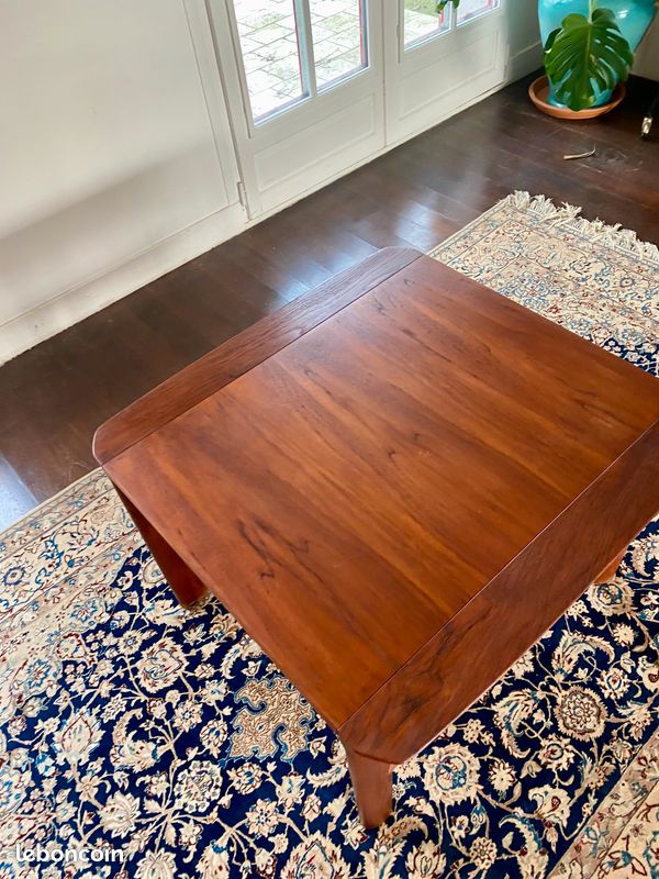 Table basse scandinave Dyrlund – Danemark – piètement croisé Table basse scandinave Dyrlund – Danemark – piètement croisé