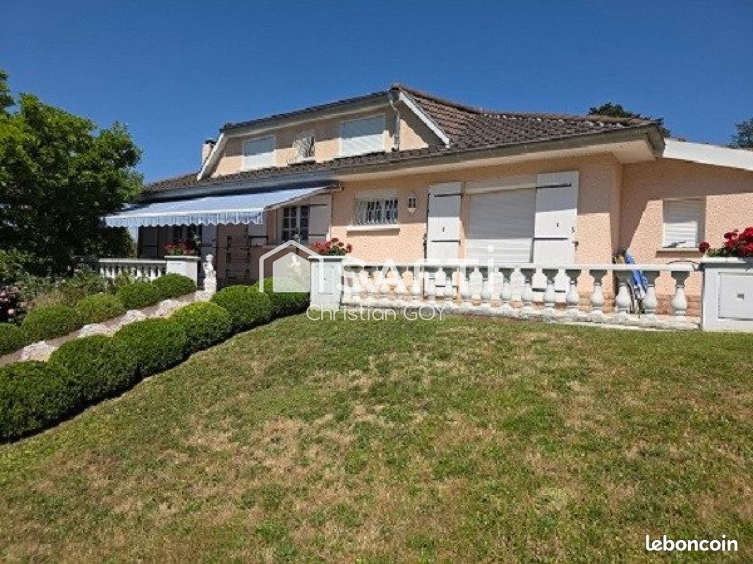 Maison 6 pièces 135 m² · à Saint-Bonnet-de-Mure · 135 m² · 569 000 €