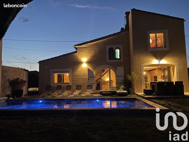 Propriété 5 pièces 145 m²
