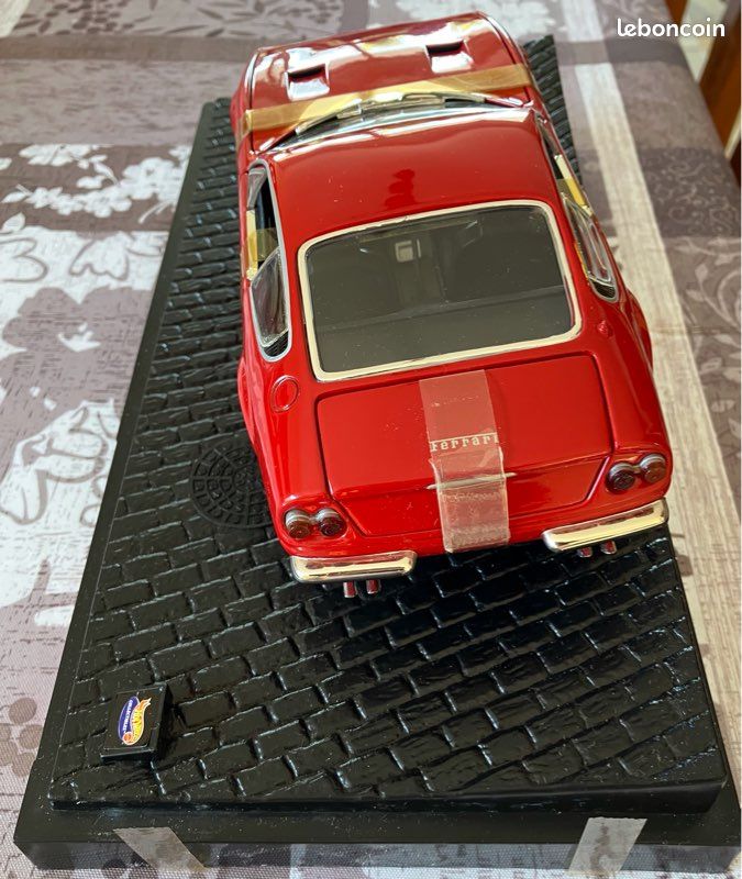 Ferrari 365 gts4 : Tout savoir sur ce modèle Ferrari
