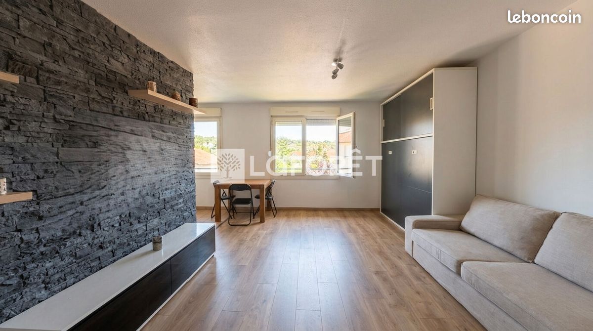 Appartement 1 pièce 30 m² · à Saint-Genis-Laval · 30 m² · 600 €/mois
