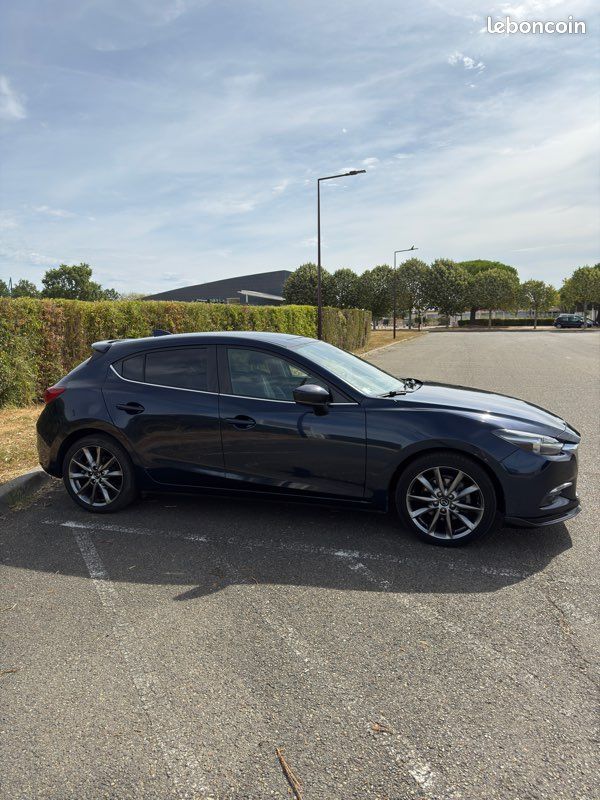 Mazda 3 2.0 SKYACTIV-G 165 Signature (image 2)