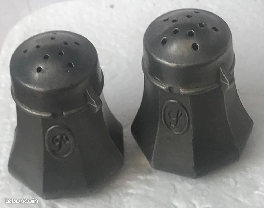 Salière Poivrière Les Etains du Manoir estampillé * Prix négociable (image 1)