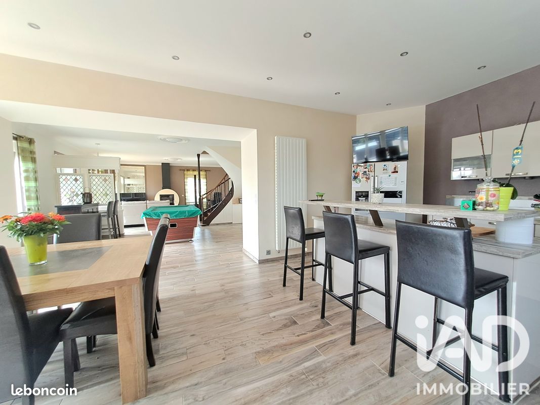 Maison 6 pièces 305 m² · à Pleslin-Trigavou · 305 m² · 496 000 €