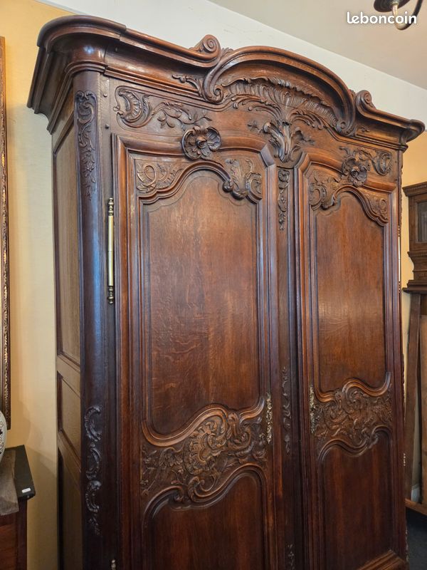 Belle armoire provençale en chêne patiné - Réalisation sur mesure