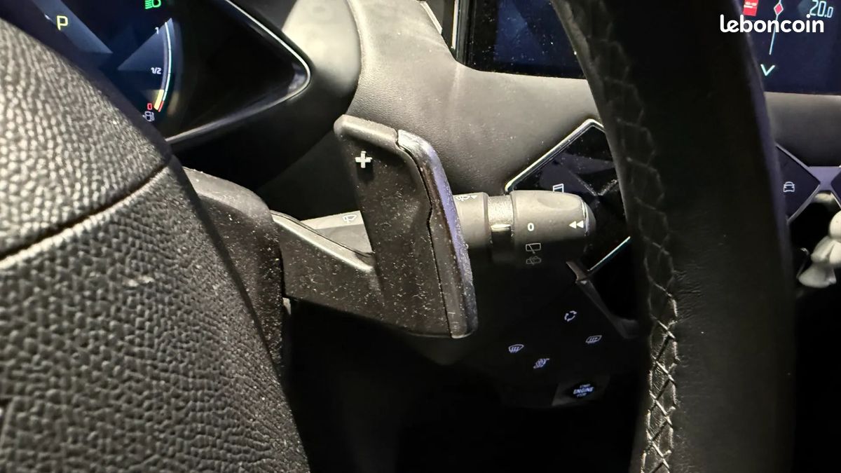DS DS 3 Crossback BlueHDi 130ch Rivoli Automatique - Apple CarPlay - Caméras 360 - Feux LED - Cuir - Chaîne arbre à cames OK - Suivi complet constructeur - Son Focal - Régulateur adaptatif (image 33)