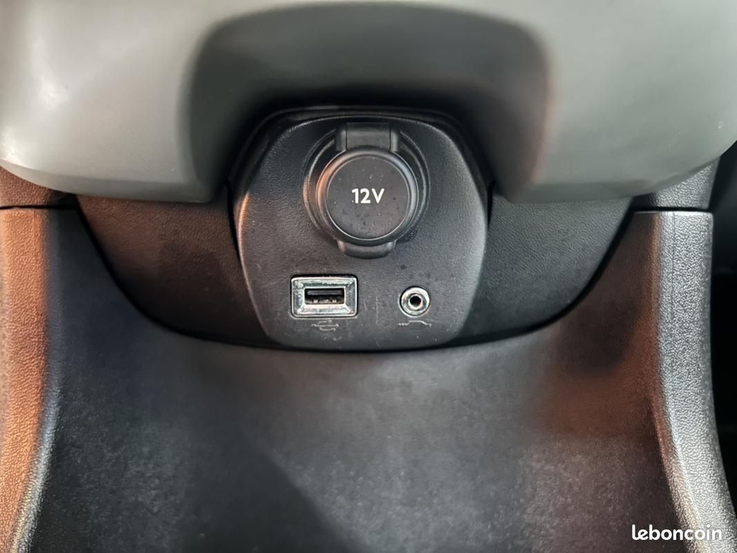 Peugeot 108 1.0 VTi 69 Active Top (image 28)
